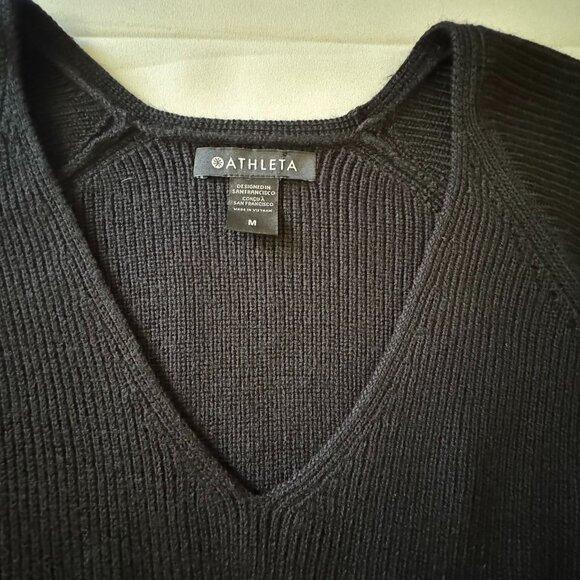 Athleta Hanover Refined V-Neck Sweater Size Medium - Picture 3 of 7